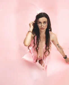 caroline_adams_ cute doll Pic