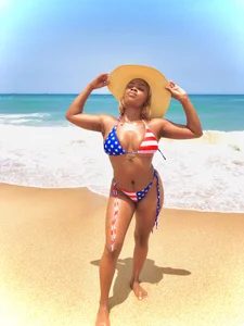 LuciousLips96: Public ( 6 фото)