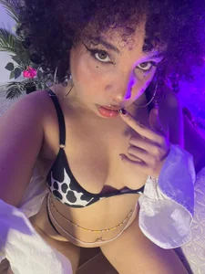 Mila_lanes Look me in the eyes ♥️ Pic 3