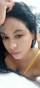 Francesca_ferrari Yellow lingerie Bilde