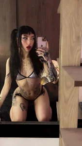 Goth cati de catipetite  2 photos