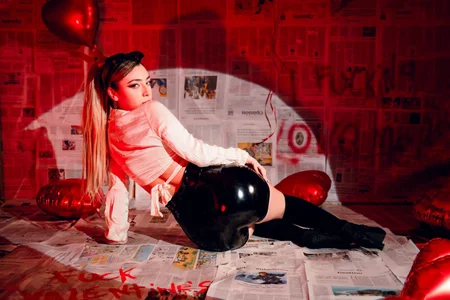 channel_blondee valentin´s day Pic 5