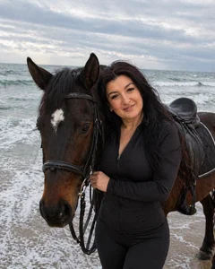 Sometimes I like to be soft… sometimes a little wild 🖤 de Hotangel75  3 Imagens