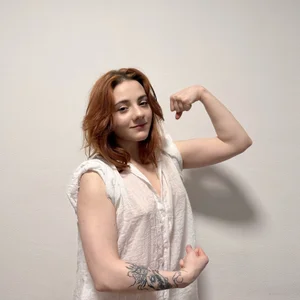 VanillaLivitski Kiss my bicep Pic
