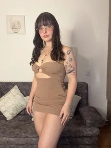 Megan_lu2: Public ( 3 фото)