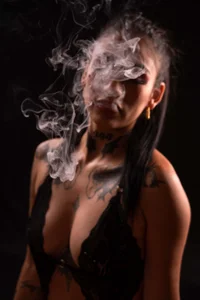 AlexiaCooperr 😘💨Smoke & Shadows🖤 Hình