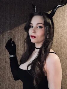 Betty_Andrews Public Hình 3