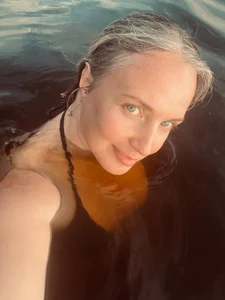 RELAX de MonikFoxi  2 Imagens