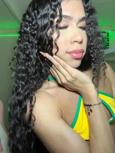 Alejandra_Velarie Public Pic 2