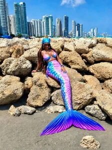 SashaMacgregor Let me be your mermaid this Halloween 👻🎃 Pic 4