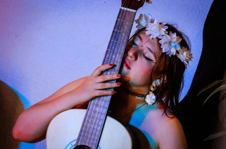 AliaMiller_ Public Pic 7