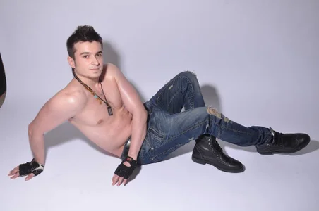 FuckToyBoy69: Public ( 5 фото)