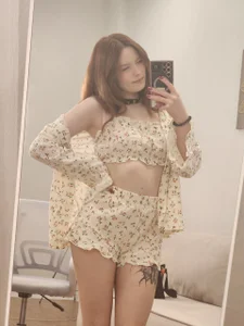 Julia_Anis: cutie ( 2 фото)