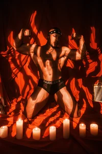 Travis_lenox_の🔥Burning Desire🔥の 4枚の写真