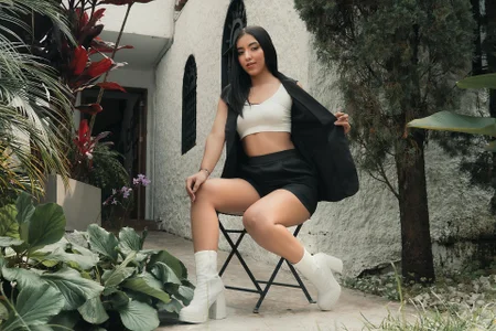 SophieLanne Welcome Pic 2