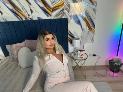 ChloeMonet Sporty girl Pic 2