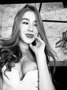Vicky_Sky_ Black or white 😋 Foto 8