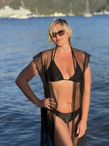 NatalieMour On the beach Pic 4