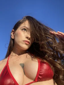 Zdjęcia alysa_g_ Do you like red or me? 🤭♥️: 