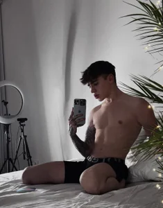 Evan__White_のPublicの 2枚の写真