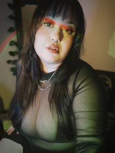 Laura_Chubby Public Pic 2