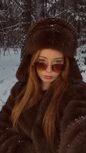 AlisaRussel ❄️ Gambar