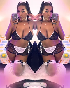 IvoneMoores Your sexy maid sexfoto 2