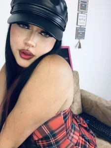 hollycute__ “Your eyes on me”💋 사진