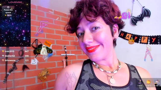 Laura_hellss Welcome to my room Pic 9