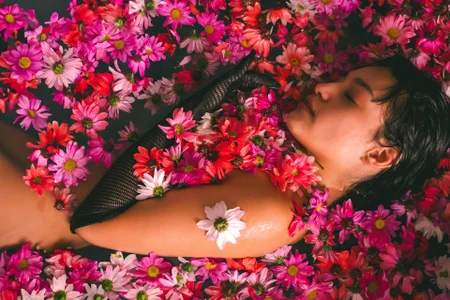 ninaa_sky Flowers bath ♥ Pic