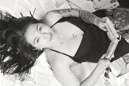 Roma_Nof I'm a book girl📚 Bilde 3