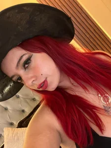 Your sweet little witch is ready for you🎃💋 de Blair_red_  3 Imagens