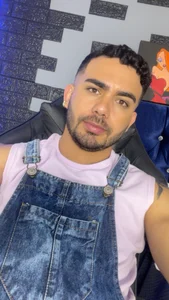 With casual clothes de adamhairy Foto 3