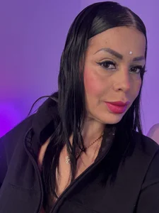 You like looking at me🌸🌸 od KAROL_RUBI  2 snímek