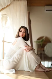 Selena_grey_ New spring photoshoot☀️ Pic 5