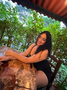 NaomiCambels casual naomi slika 2