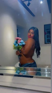 Kendallbleer FLIRTY FLOWERS 🌸❤ Pic 3