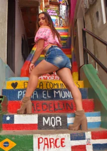 CandyQueenGold Take you for a walk in the city Bilde 4