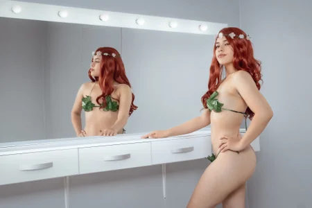 emma-conti2 Emma with red hair 💋💋 Immagine  4