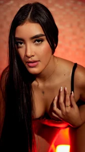 _mia_rossiのGood night my loves 👅🍒😘の 2枚の写真