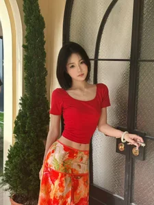 Like-017 Public Foto 8