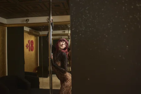 Pole Dance Time🔞 de BlairLevine Foto