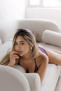 Hornyholly__ Holly 💜 Immagine 