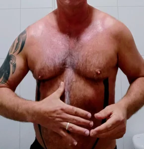 ManlyPrisonGuyPublic图片 2