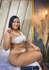 Vibe with me and with my Domi 💣🔥 de Madison-Diaz  3 Imagens