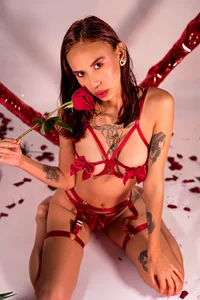 Lunamistyc 💫 "I don't need chocolates, I prefer the taste of your lips." Immagine  4