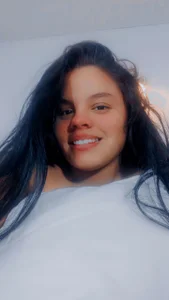 brunnette_hotのSweet vixen 💦 with sassy energy 😻🫧の 3枚の写真