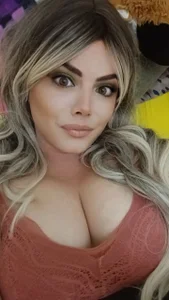 mee de hotmilf4uxxx  photos