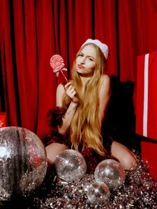 MiaMews new year vibe  6. fénykép