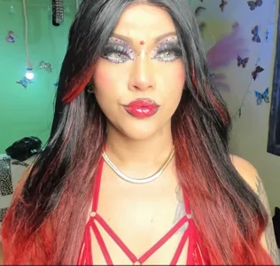 angelina_james_ Queen face Immagine  5